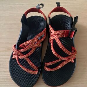 Chaco kids Size 2 Black & Orange Strappy Sandals